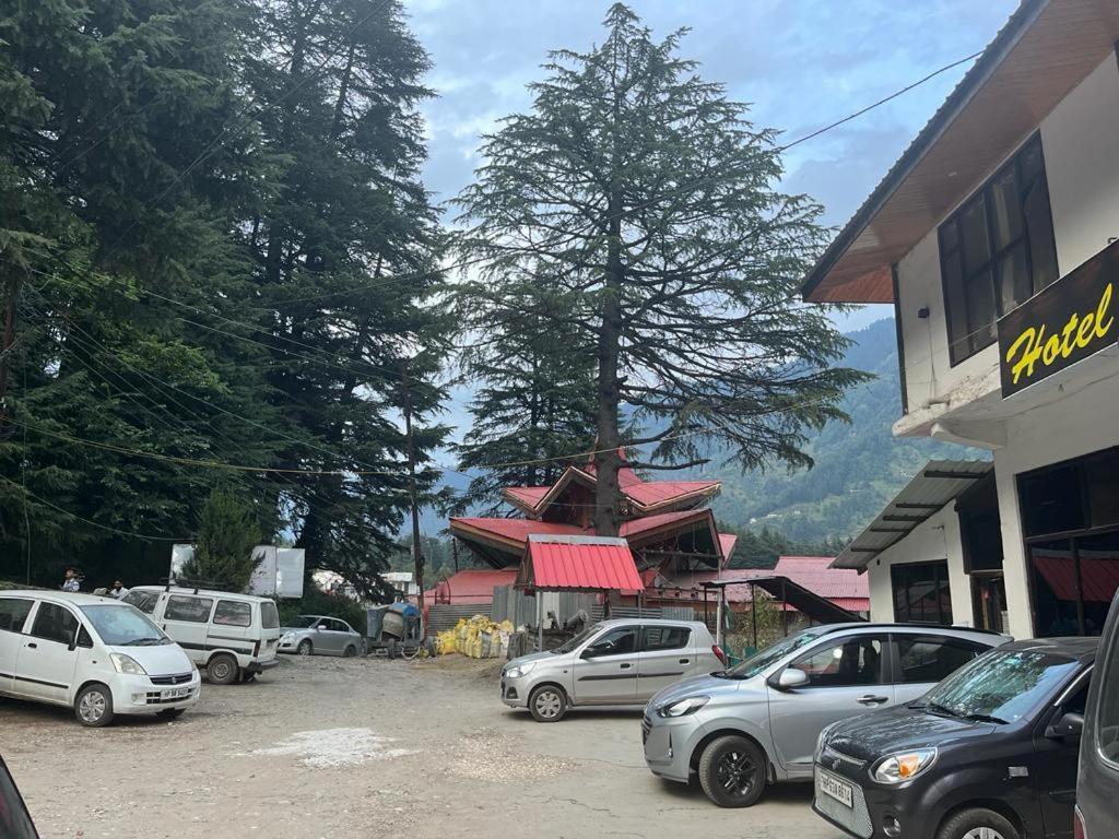 Hotel In Manali With Mountain View Near Mall Road Exterior photo